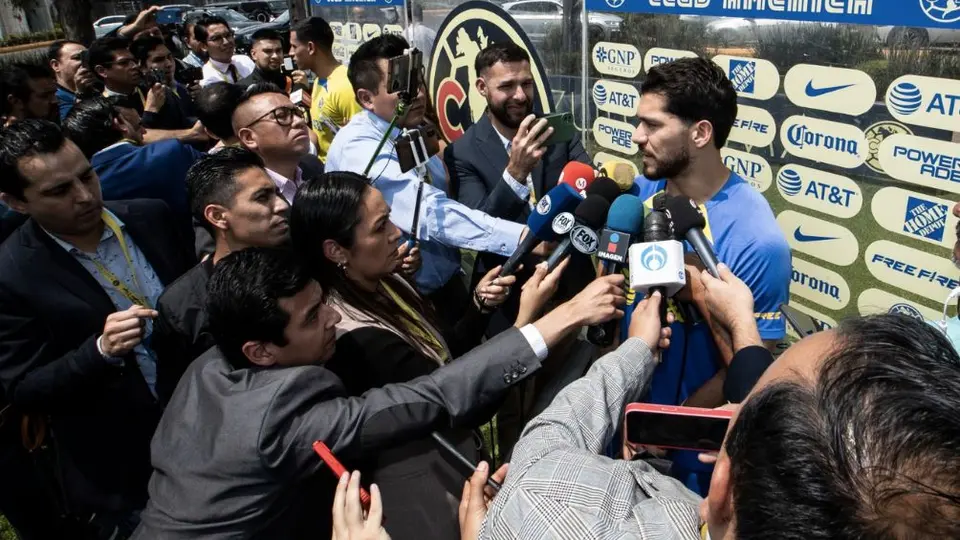 Henry Martín no teme a represalias por festejo ante Chivas: 'Si me quieren patear está perfecto'