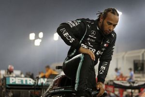 Helmut Marko carga contra Hamilton: "No es feliz porque no es el mejor pagado"