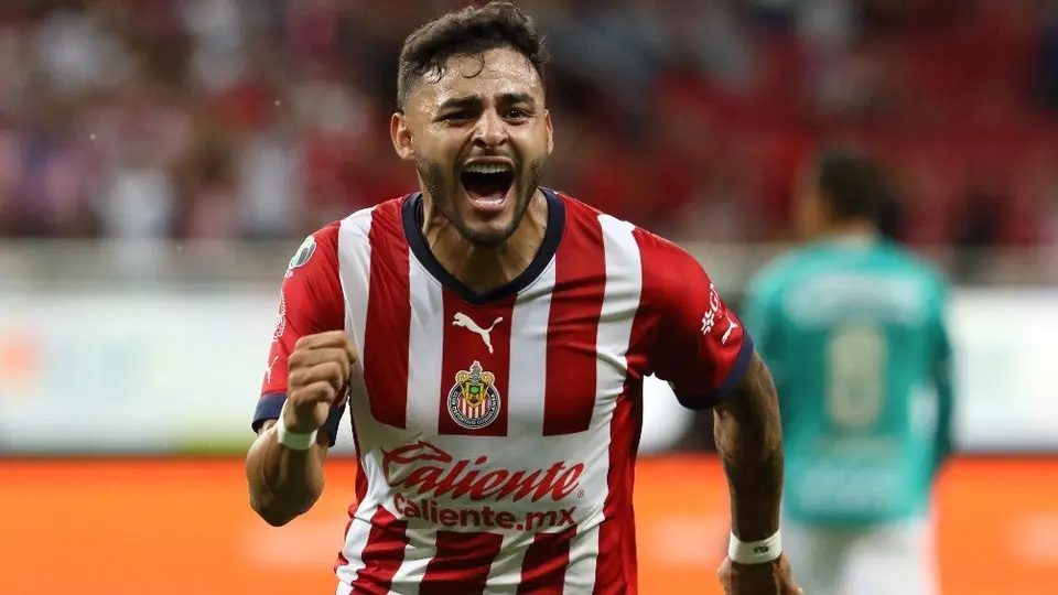 Alexis Vega apunta a reaparecer con Chivas ante América en el Clásico Nacional