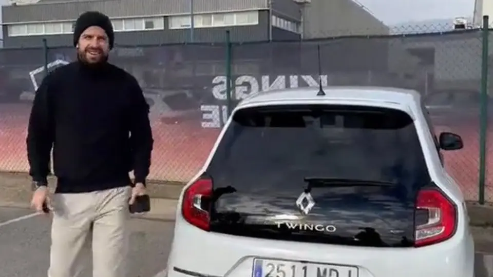 Gerard Piqué llegó a Kings League en un auto Twingo para seguir con las 'indirectas' hacia Shakira