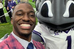 Robert Griffin III: Abandona transmisión en vivo por el parto de su esposa