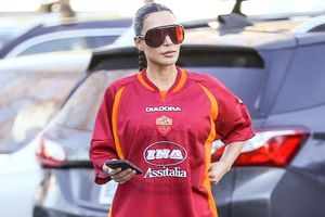 Kim Kardashian sorprendió portando jersey ‘vintage’ de Roma FC