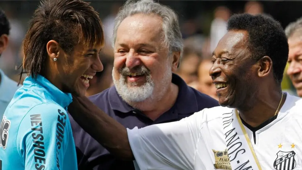 Neymar no asistió al funeral de Pelé; su padre lo representó