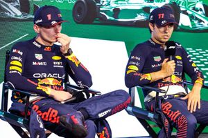 Checo Pérez tras perder liderato ante Verstappen: ‘Red Bull da una instrucción y no la respetan’