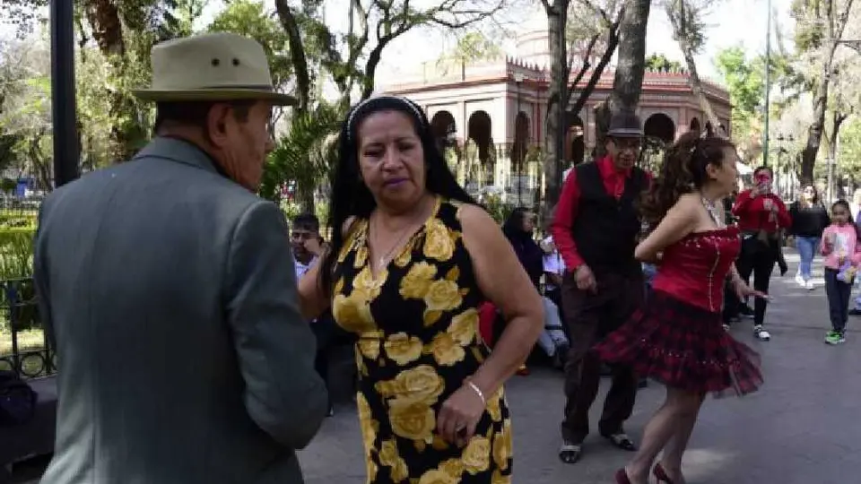Adulto muere de un infarto en baile en el Kiosco Morisco de la Ciudad de México