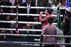 Beto Vega interpretó el Himno Nacional Mexicano previo a la pelea Canelo vs Ryder