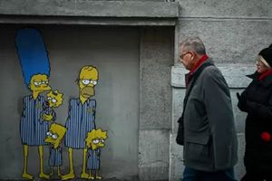 Los Simpson aparecen en mural de Milán representando víctimas del holocausto