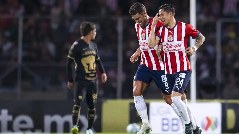 Chivas ganan por segundo partido consecutivo ante Pumas