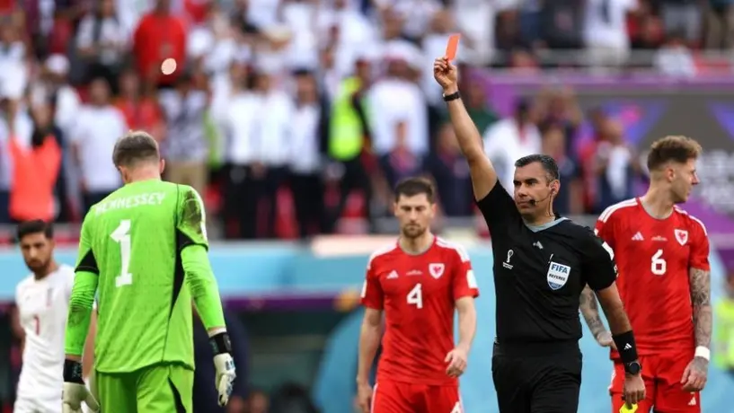 Futbolista que fracturó a un árbitro por agredirlo fue sancionado de por vida en Francia