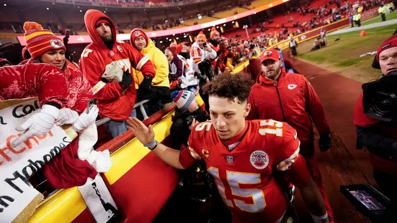 NFL: Mahomes, en tratamiento tras esguince de tobillo; "va día a día", señala Reid