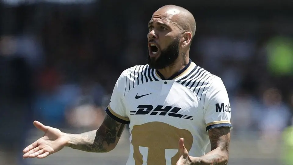 Víctima de Dani Alves declaró: "Comenzó a pegarme de bofetadas"
