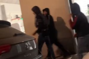 Hijo de Andrea Pirlo denunció agresión: 'Le dieron patadas al coche y nos tiraron piedras'