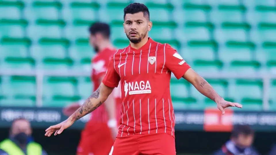 Tecatito Corona, cerca de su regreso con el Sevilla esta semana ante el Almería