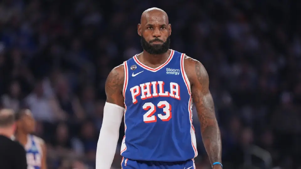 LeBron James y Jaylen Brown ilusionan a Filadelfia con debut de ensueño ante los campeones Knicks