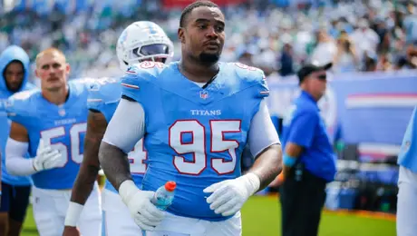 Titans despiden al tackle Jordan Elliott tras altercado con compañero en las instalaciones del equipo