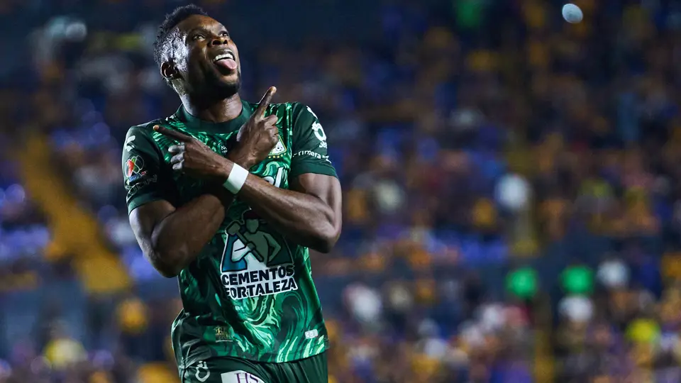 Díber Cambindo festeja su gol en contra de Tigres | MexSport