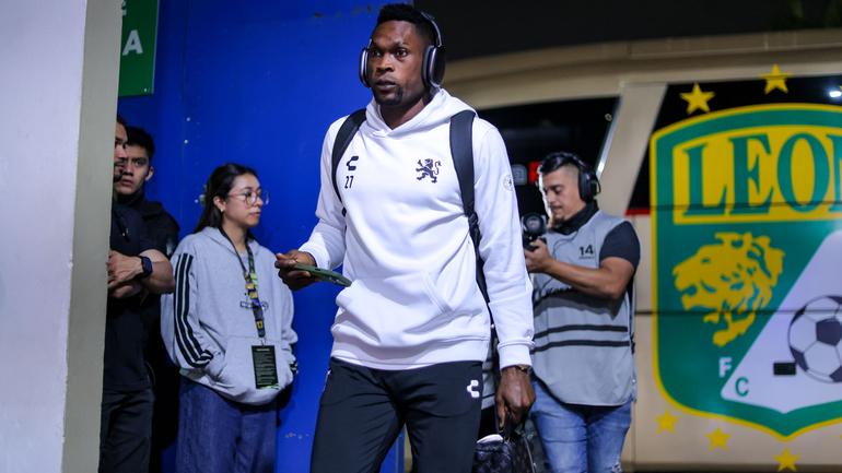 Llegada de Díber Cambindo al Estadio de Tigres | Imago7