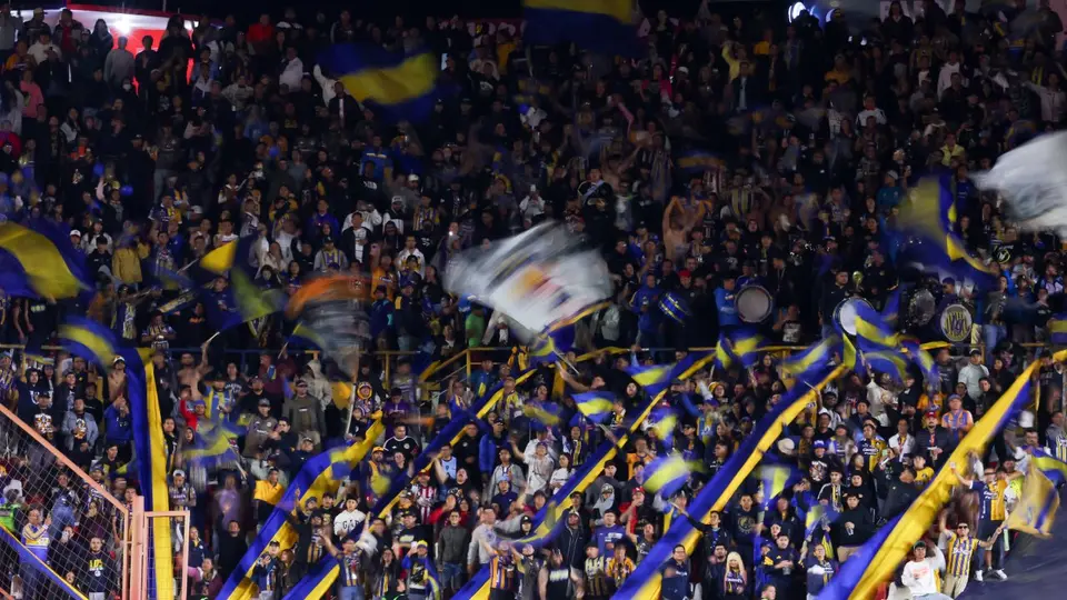 Grupo de animación de Atlético San Luis durante el partido contra los Gallos Blancos de Querétaro | IMAGO 7