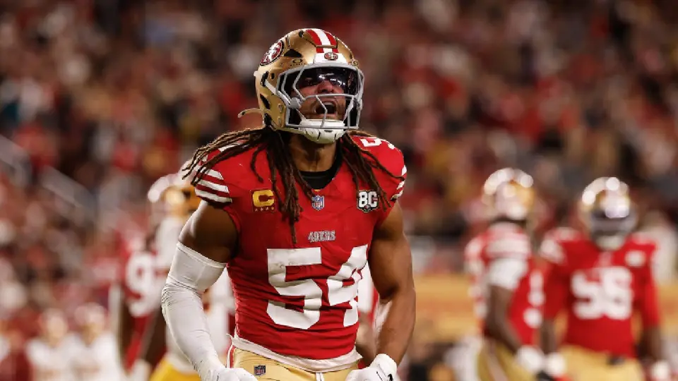 Fred Warner celebrando tacleada ante los Commanders en el MNF | AP