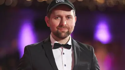 Muere querido influencer a los 38 años: sufrió una hemorragia cerebral por aneurisma