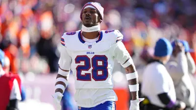 Escándalo en los Bills: NFL suspende a Sam Franklin por escupirle a un rival