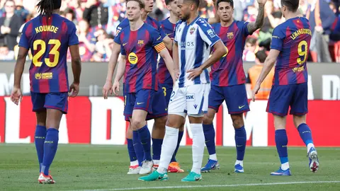 Jugadores de Barcelona en celebración contra Levante | AP