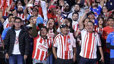 ¡Invasión rojiblanca! Afición de Chivas amenaza con abarrotar duelo ante Cruz Azul
