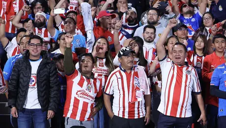 ¡Invasión rojiblanca! Afición de Chivas amenaza con abarrotar duelo ante Cruz Azul