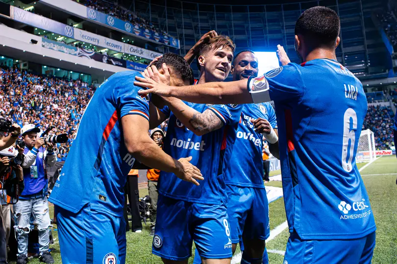 Cruz Azul celebra gol ante Chivas J7 l IMAGO7