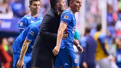 Larcamón manda recado al Vasco Aguirre tras 'desprecio' a Charly Rodríguez en la Seleccción