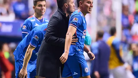 Larcamón manda recado al Vasco Aguirre tras 'desprecio' a Charly Rodríguez en la Seleccción