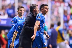 Larcamón manda recado al Vasco Aguirre tras 'desprecio' a Charly Rodríguez en la Seleccción