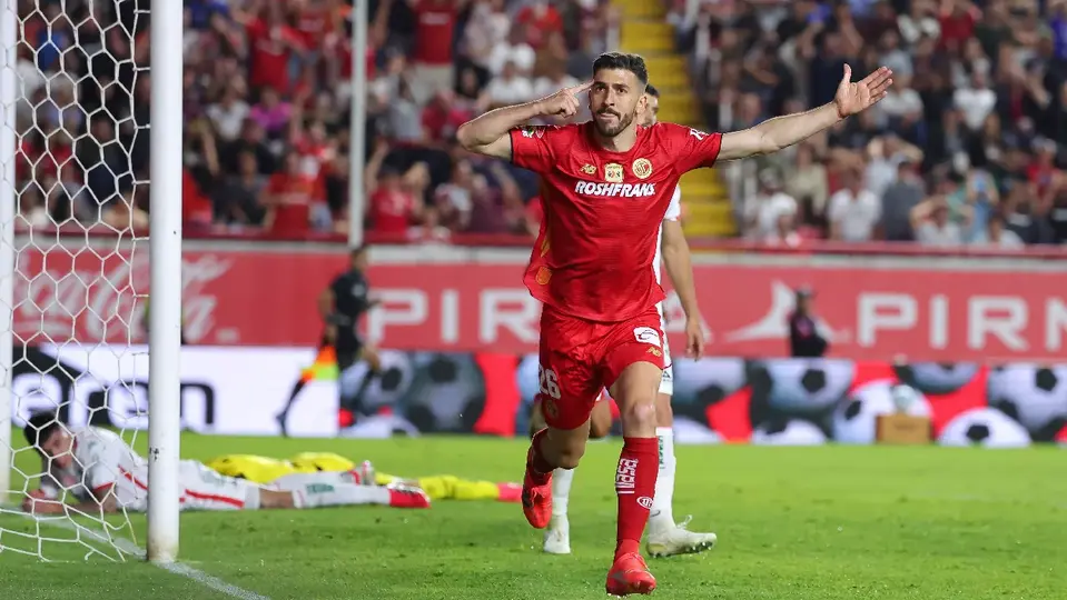 Paulinho abrió el camino para la victoria ante Necaxa | IMAGO7