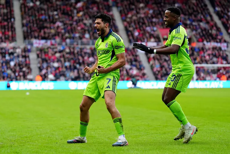 Raúl Jiménez celebra gol con Fulham | AP