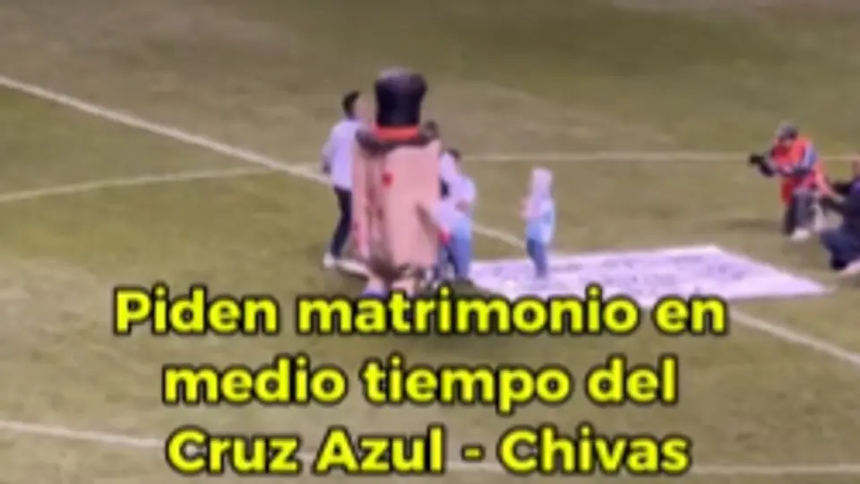 La propuesta de matrimonio en el Cruz Azul vs Chivas l CAPTURA