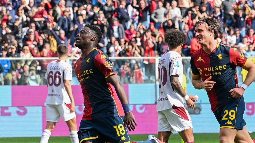 Caleb Ekuban en festejo luego de marcar ante Torino | AP