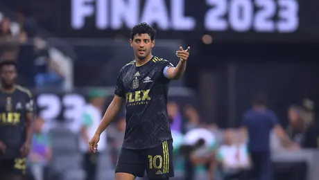 ¿Amigo o enemigo? Carlos Vela comenta su relación con Heung-min Son