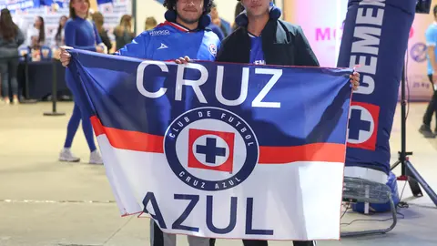Afición de Cruz Azul en el Cuauhtémoc l IMAGO7