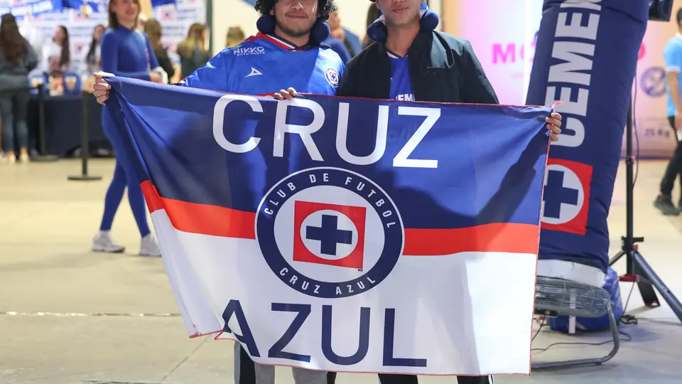 Afición de Cruz Azul en el Cuauhtémoc l IMAGO7