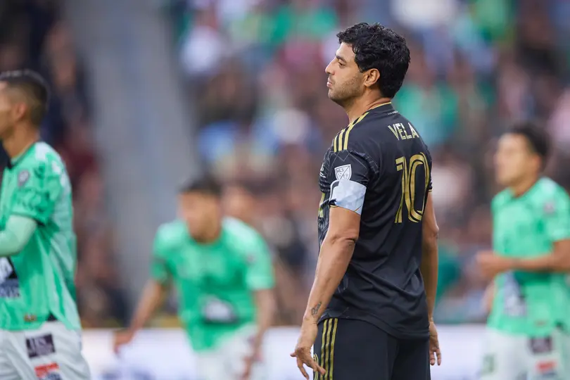 Carlos Vela con el uniforme del LAFC | MEXSPORT