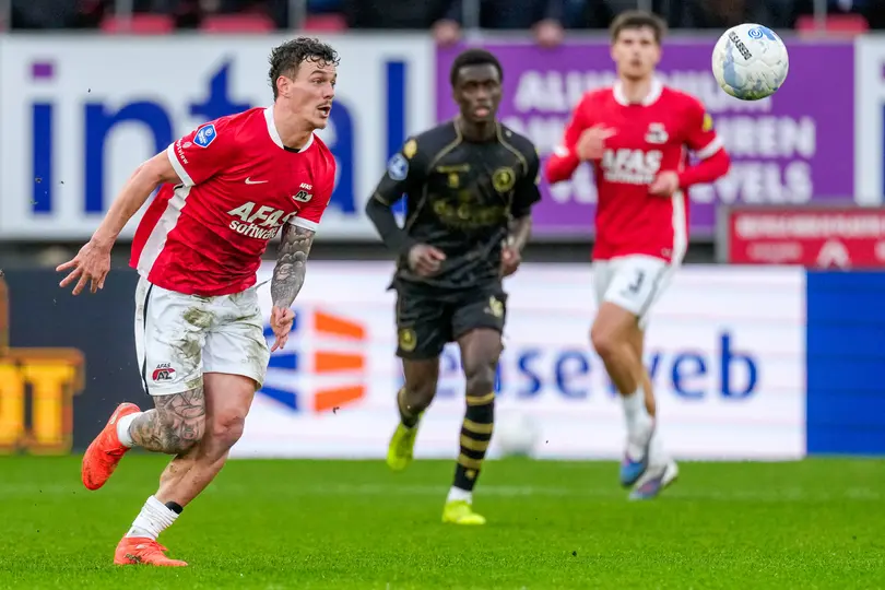 El equipo de Mateo Chávez se llevó la victoria ante Sparta | X: @AZAlkmaar