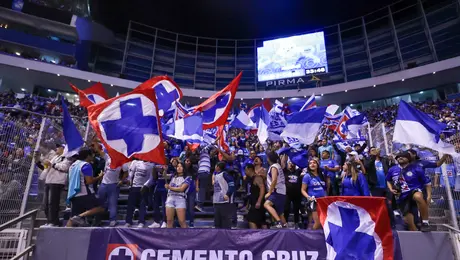 ¡Nuevos problemas con Fanki! Aficionados exhiben equivocación en los precios del Cruz Azul vs Chivas
