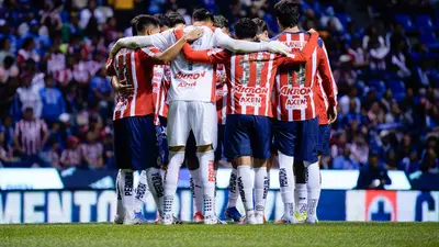 Afición de Cruz Azul hace pesar su casa con abucheos a Chivas