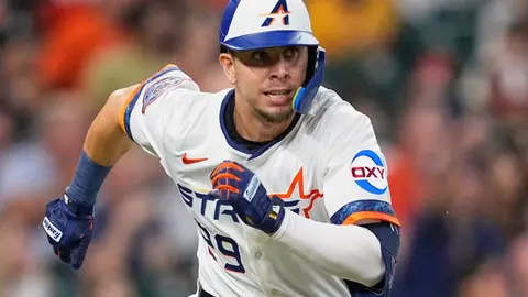 Ramón Urías firma con los Cardinals y complica su participación en el Clásico Mundial