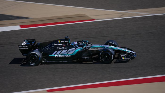 George Russell durante la pretemporada de Bahréin | AP