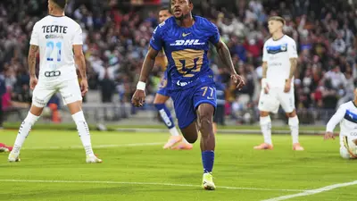 Álvaro Angulo firma su primer doblete con Pumas