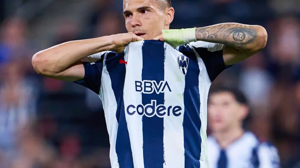 Uros Durdevic, delantero de Rayados, en lamento tras falla ante Chivas en Jornada 12 del Clausura 2026 | MEXSPORT