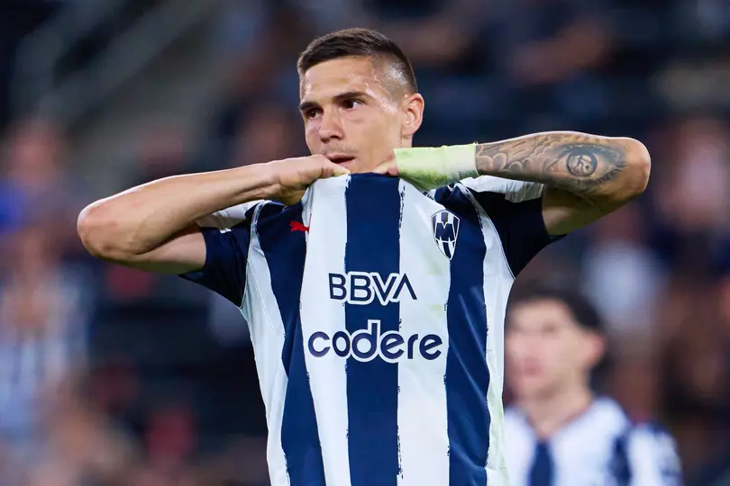 Uros Durdevic, delantero de Rayados, en lamento tras falla ante Chivas en Jornada 12 del Clausura 2026 | MEXSPORT