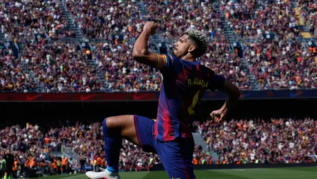 ¡No sueltan la cima! Barcelona sufre, pero saca importante victoria frente al Rayo Vallecano