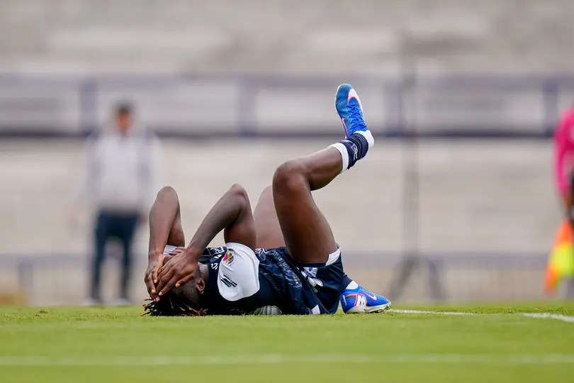 Chinwendu Ihezuo sufrió una terrible lesión en el tobillo en el juego de Pachuca ante Pumas | IMAGO 7